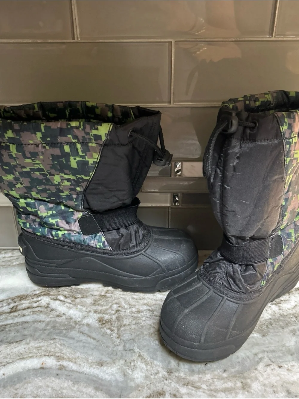 Columbia Kids Powderbug Forty Print Snow Boot Sz 2 Winter Columbia Outdoor